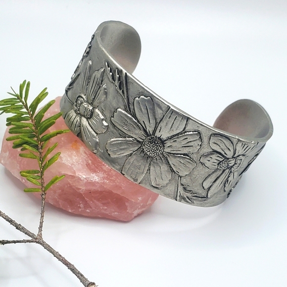 Victorian trading co. Jewelry - October Victorian trading Co. Silver cuff bracelet pewter cosmos flowers new